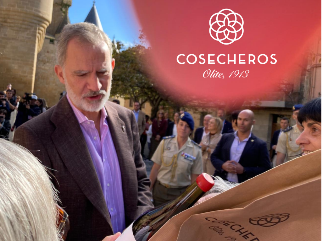 Obsequio de la Bodega Cooperativa Cosecheros a la Princesa Leonor en su visita al Palacio Real de Olite
